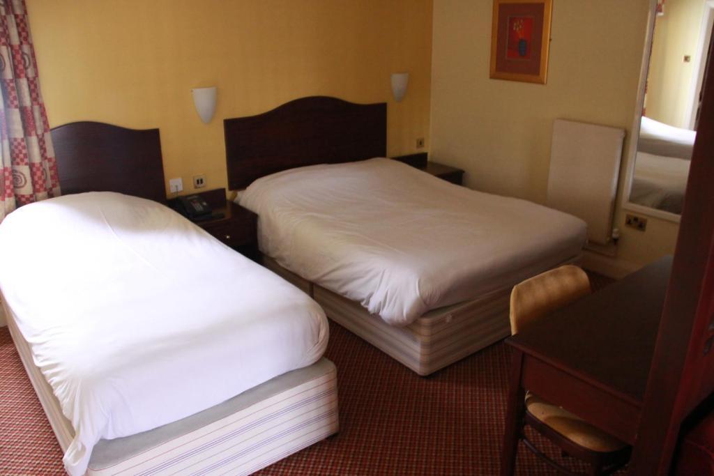 Church Guesthouse Cardiff Phòng bức ảnh