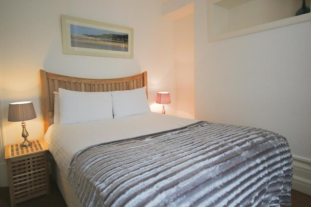 Church Guesthouse Cardiff Ngoại thất bức ảnh