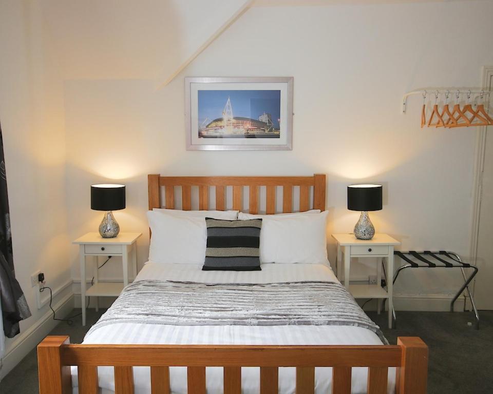 Church Guesthouse Cardiff Ngoại thất bức ảnh